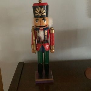 NUTCRACKER/ LOOKS NEW /